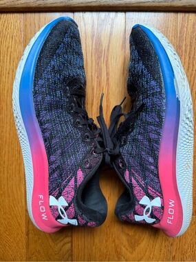 UNDER ARMOUR Flow Velociti Wind